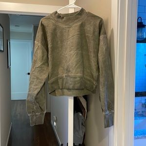 TALENTLESS oil collection crop sweater size XL (runs small).